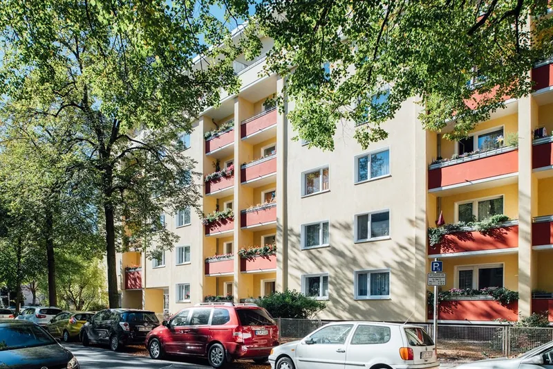 Attraktive 3-Zimmer-Wohnung mit Balkon in Friedenau sucht neue Mieter! — photo 1